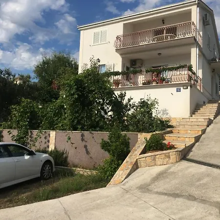 Kustura Apartment