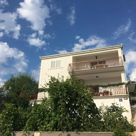 Kustura Apartment Vinisce