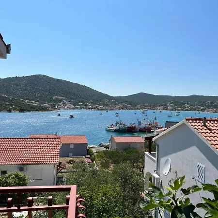 Kustura Apartment Vinisce