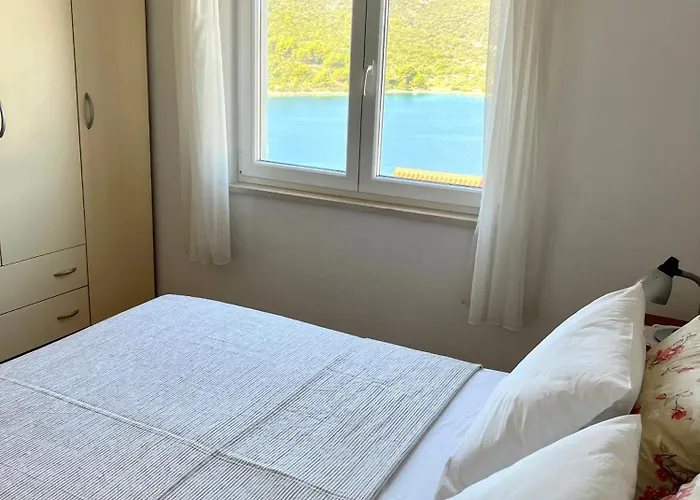 Kustura * Vinišće